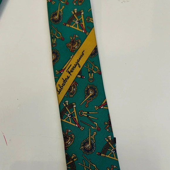! Salvatore Ferragamo Silk Tie green Italy Ready to Wear - Picture 4 of 5